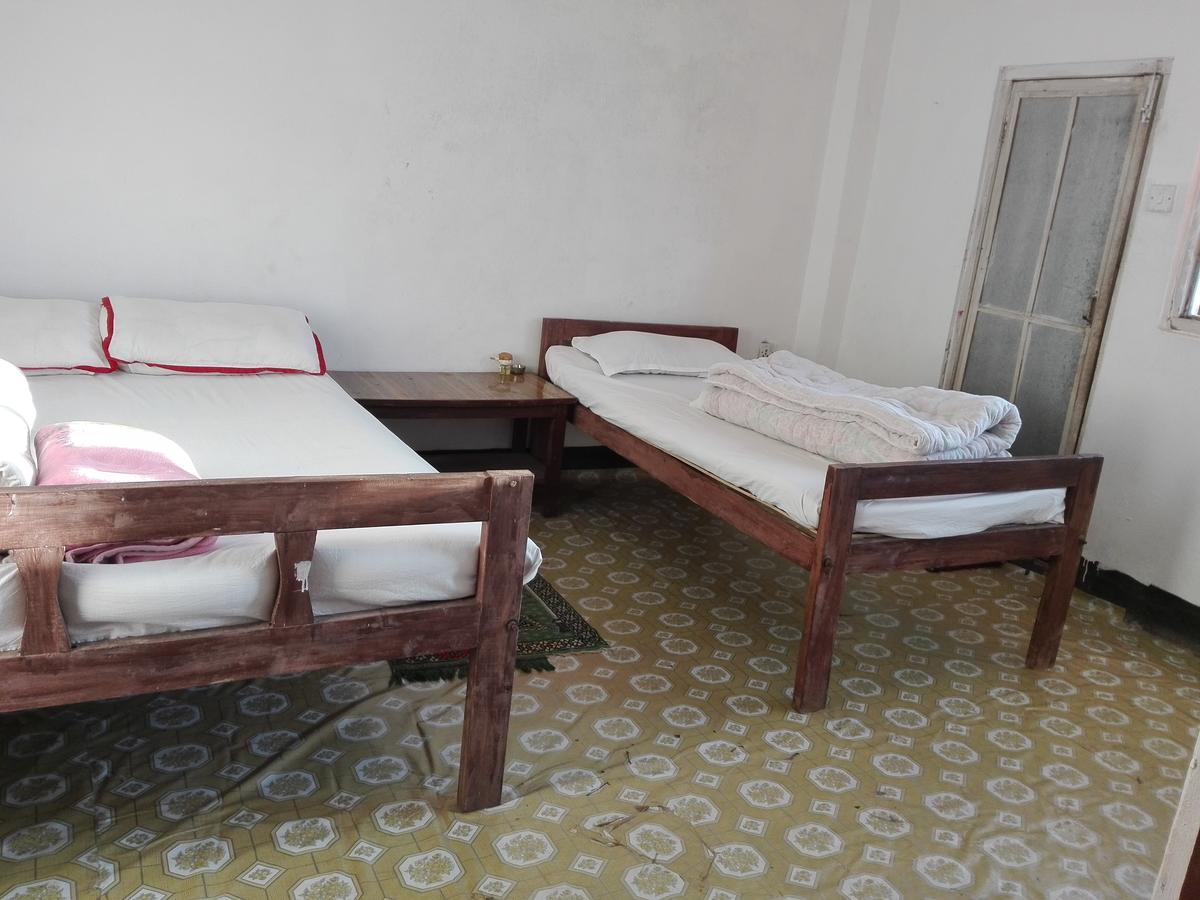 Kayastha Restaurant & Lodge Bandipur Buitenkant foto